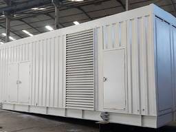 Generatore Diesel usato Caterpillar 3516, 1,8 MW, 2006, 13.500 ore. contenitore