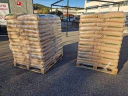 Wood Pellets, Top Quality, EN-Plus A1, DINPLUS Certified, Wood Pellets in 15/1000KG Bags