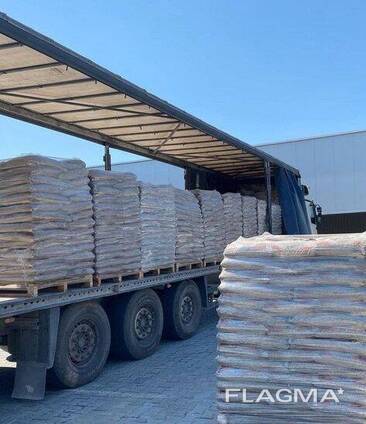 Pellet di legno di pino al 100%.