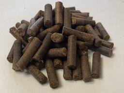 Walnut shell pellets for grill and barbecue