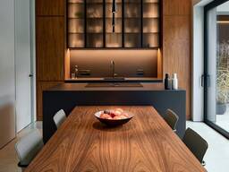 Servizi completi di costruzione, progettazione e produzione di mobili in tutta Europa